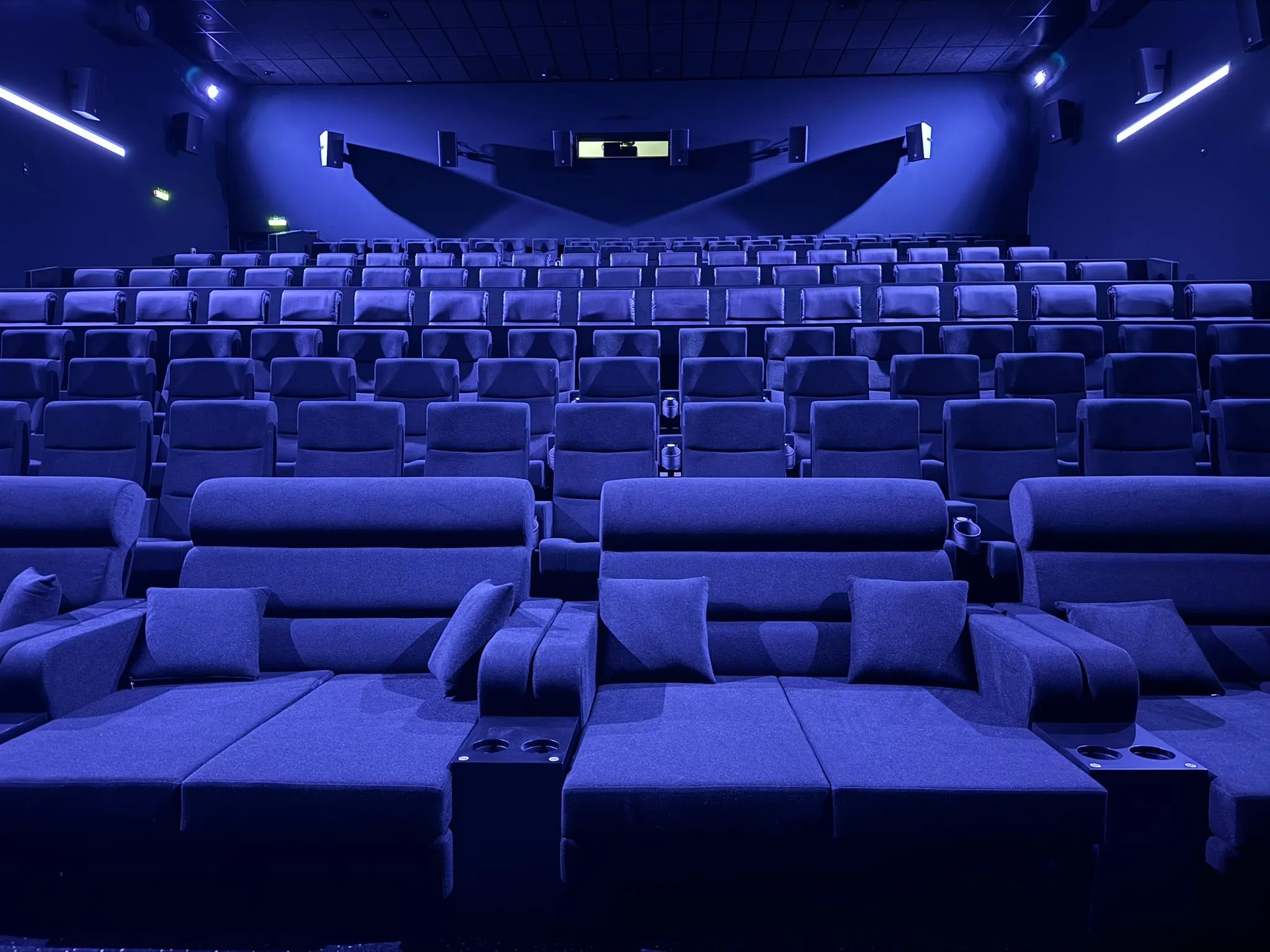 Designing the Perfect Cinema Experience with Quality Seating